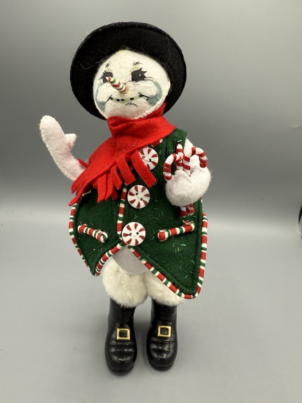 Annalee 2005 Snowman Doll 10" Peppermint Candy Cane Christmas Figurine